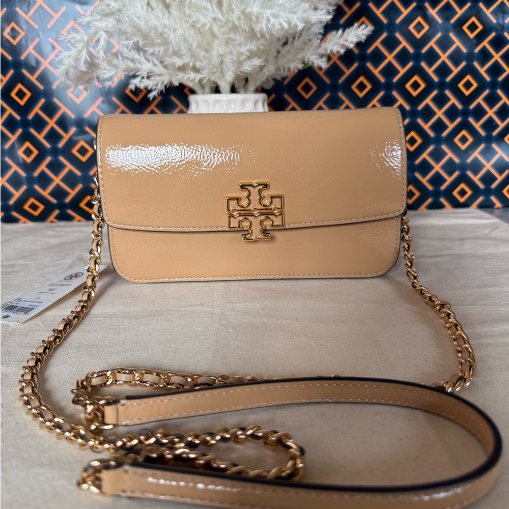 NWT Tory Burch Britten shine Chain Wallet with Wristlet Leather Crossbody